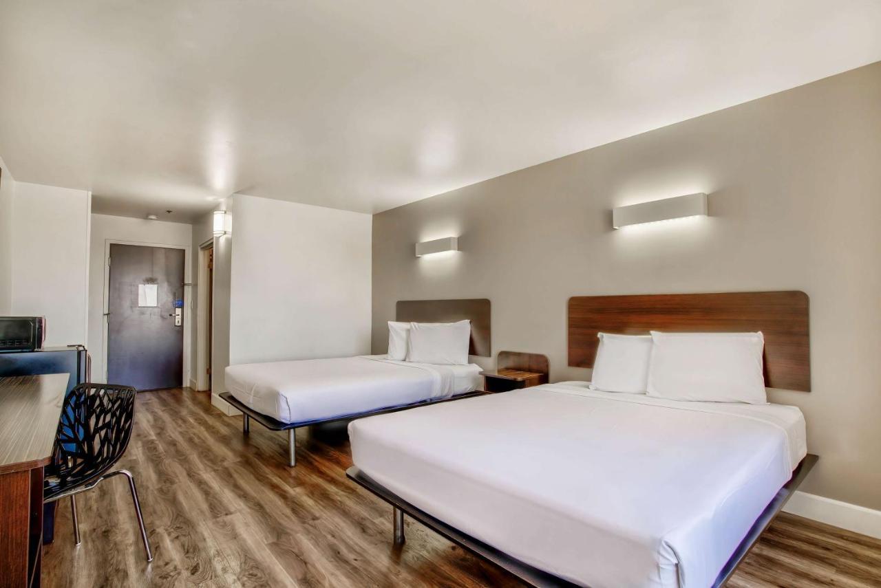 Motel 6-Hesperia, Ca - West Main Street I-15 Bagian luar foto