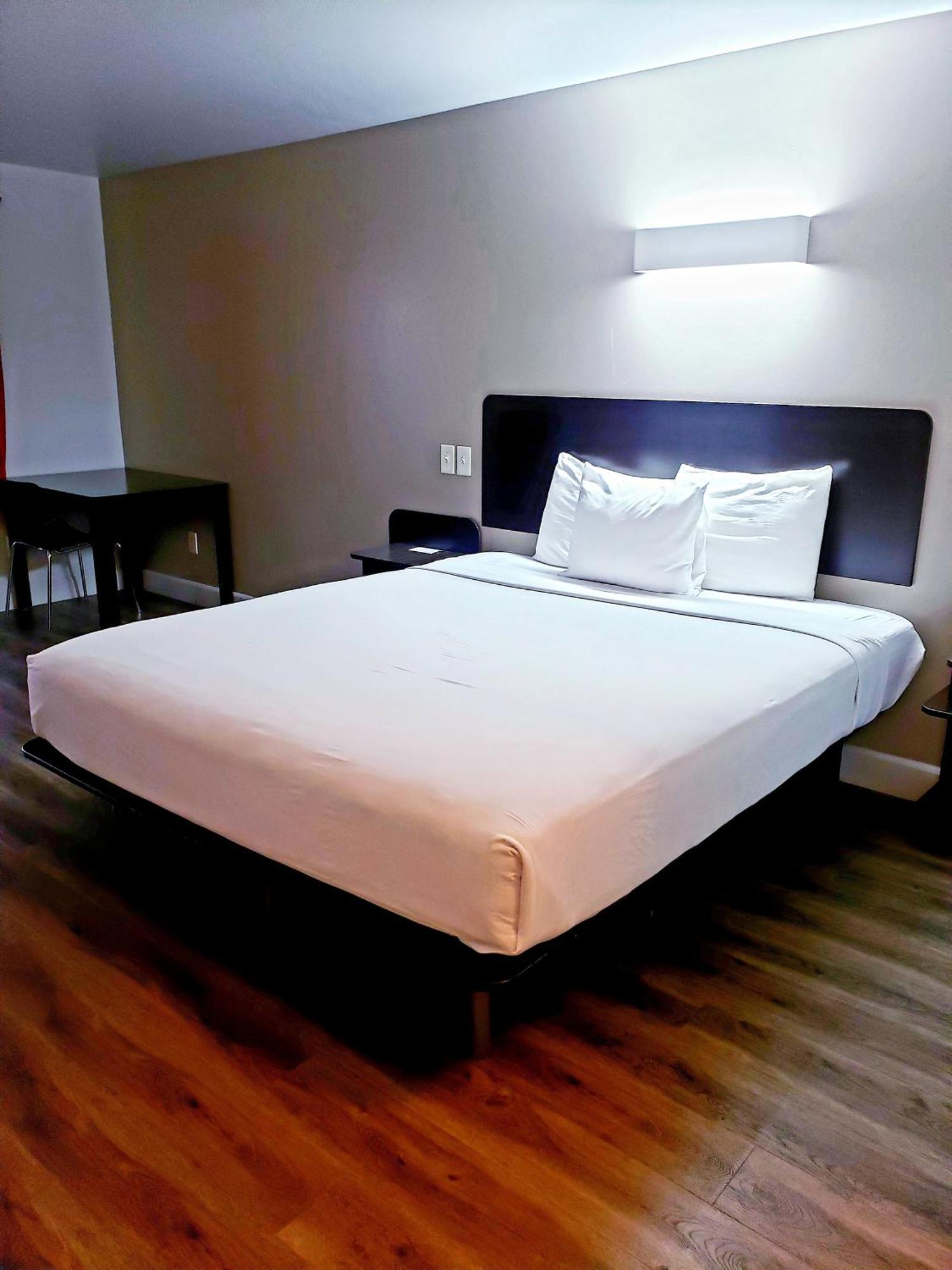 Motel 6-Hesperia, Ca - West Main Street I-15 Bagian luar foto