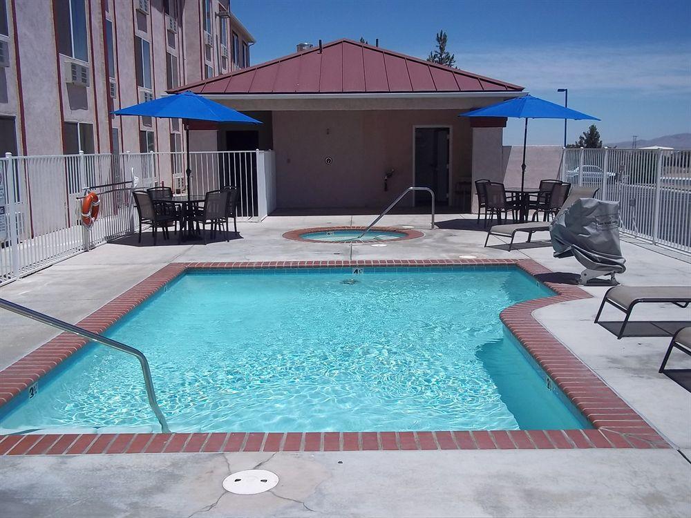 Motel 6-Hesperia, Ca - West Main Street I-15 Bagian luar foto