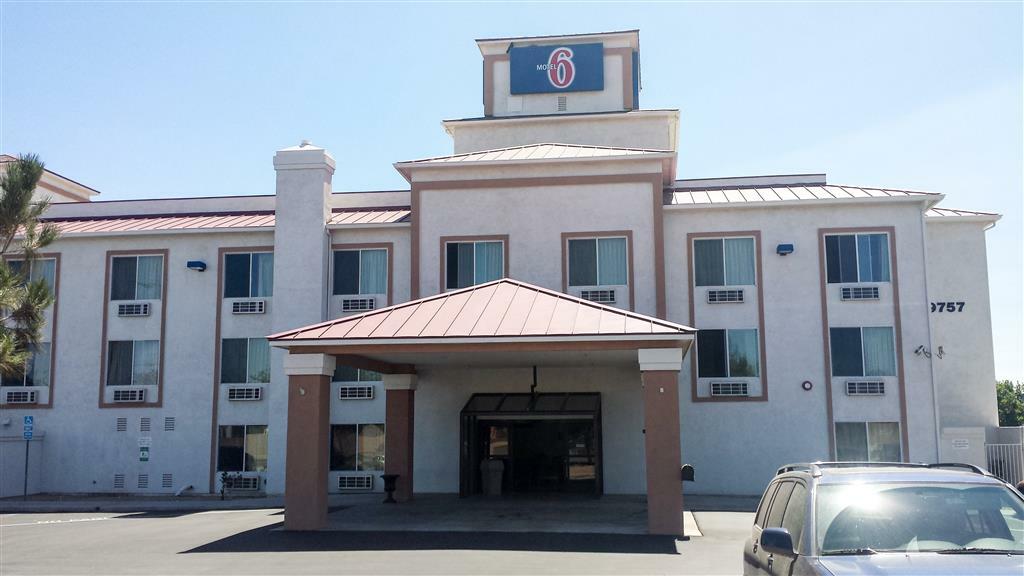 Motel 6-Hesperia, Ca - West Main Street I-15 Bagian luar foto
